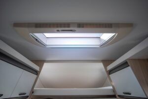 Erleben Sie mit dem Sun Living A 75 DP die Freiheit, jeden Tag neu zu entscheiden, wohin die Reise geht – komfortabel, sicher und stilvoll.